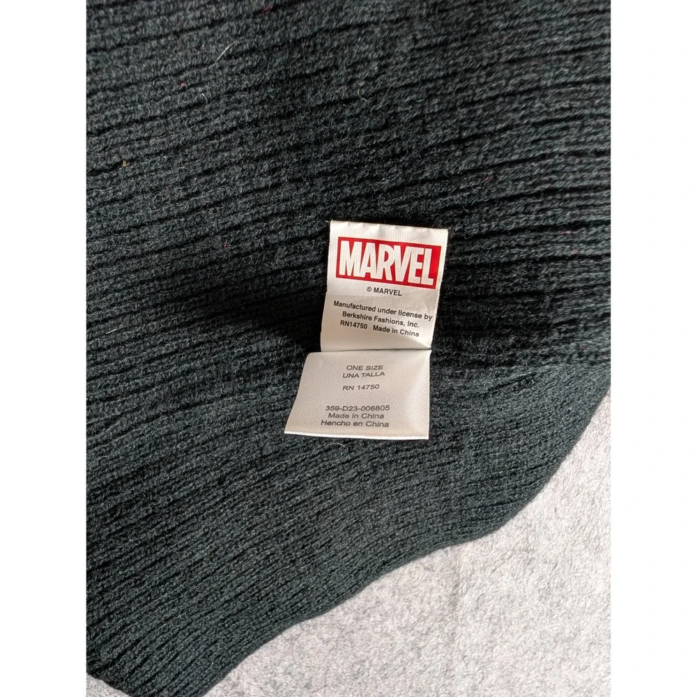 Marvel Spider-Man Red Grey Knit Pom Beanie‎ Hat 359-D23-006805